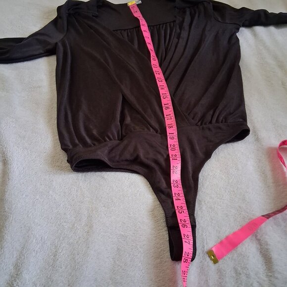 Free People NWOT Women's Size Medium Dark Brown Turnt Crossover Bodysuit - Picture 12 of 12